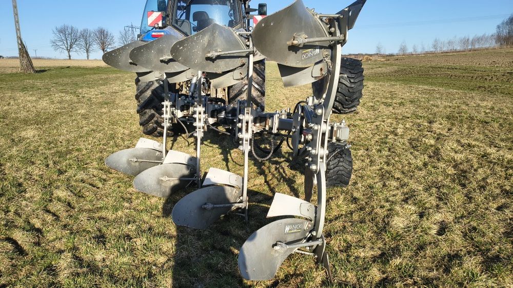 Pług obrotowy Ermo, 4 skiby, Vario.