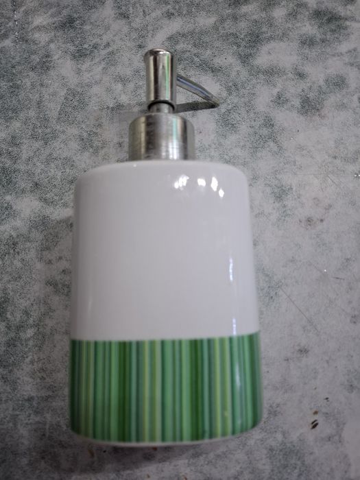 Дозатор для жидкого мыла