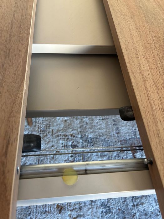 Mesa de jantar extensível 1,60/2,00m + 4 cadeiras em veludo – Excelente estado