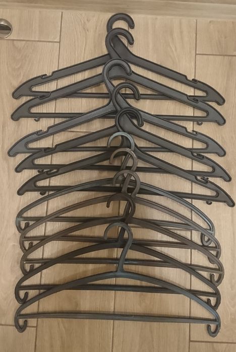 Вешалки, плечики, тремпеля для одежды