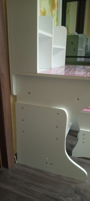 Парта зростаюча ( столик) для дівчинки