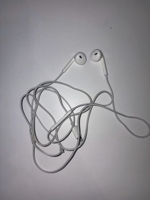 Sprzedam iPhone 13