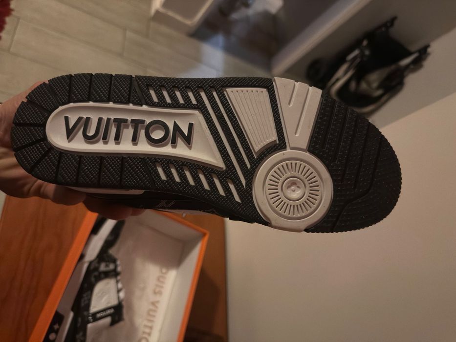 Ténis Louis Vuitton 41