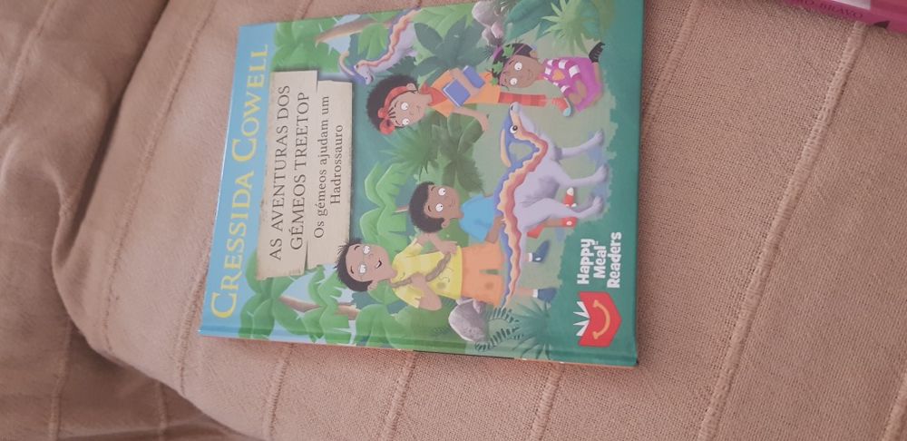 Vendo livros Cressida Cowell, brinde Macdonals, novos, cada 1 euro