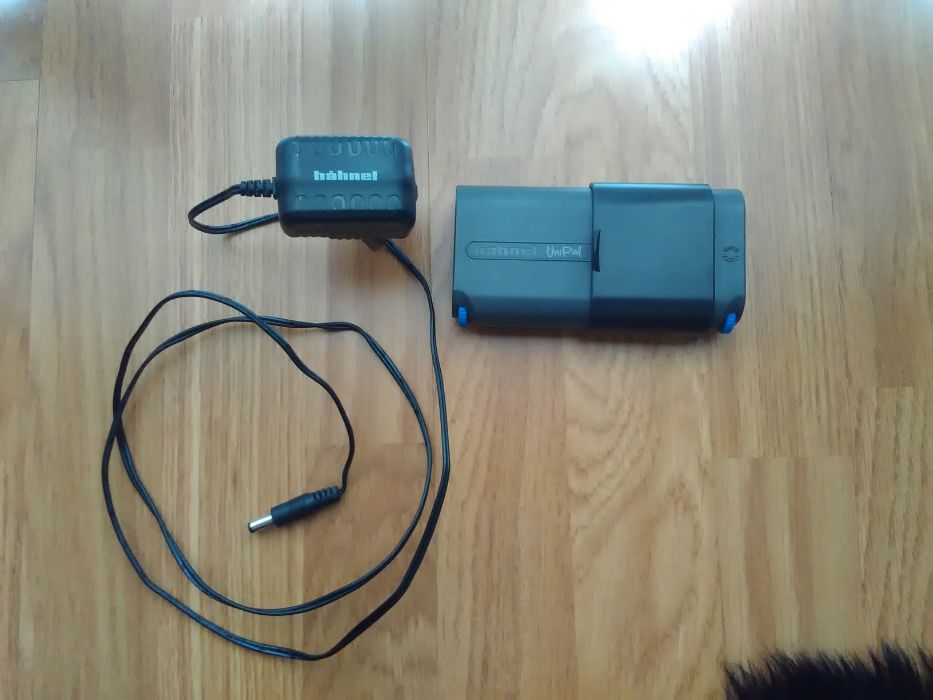 Carregador de pilhas e baterias