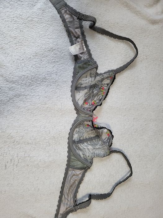 Бюстгальтер сіточкою