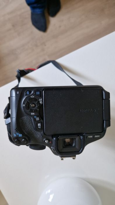 Canon 600D c/objt. 18-55mm + Saco Canon