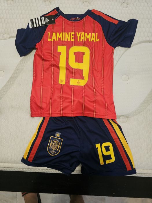 Camisolas de Futebol – Espanha e Colômbia