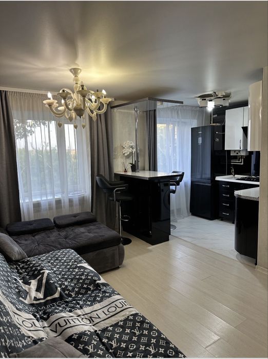 Сдам свою 2 кімнатну квартиру подобово