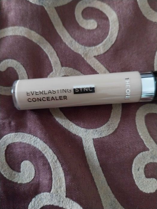 Corretor Everlasting Sync THE ONE, Oriflame, novo