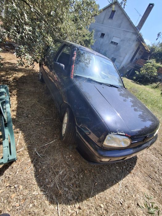 Vendo o golfe 1.6 a gasolina em boas condições