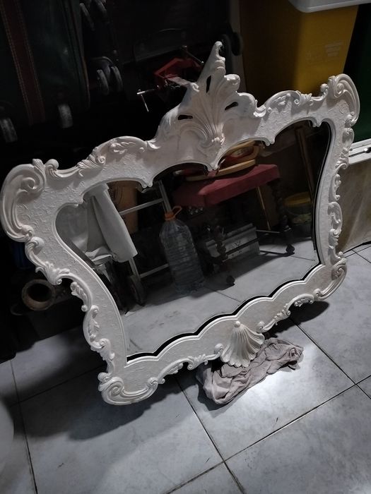 Moldura antiga com espelho