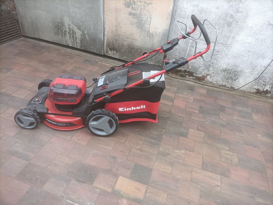 Kosiarka akumulatorowa z napędem Einhell
