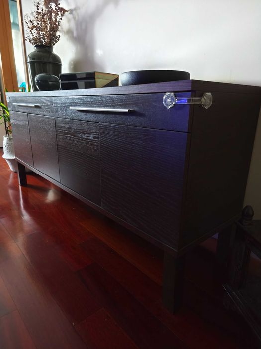 Aparador IKEA castanho escuro