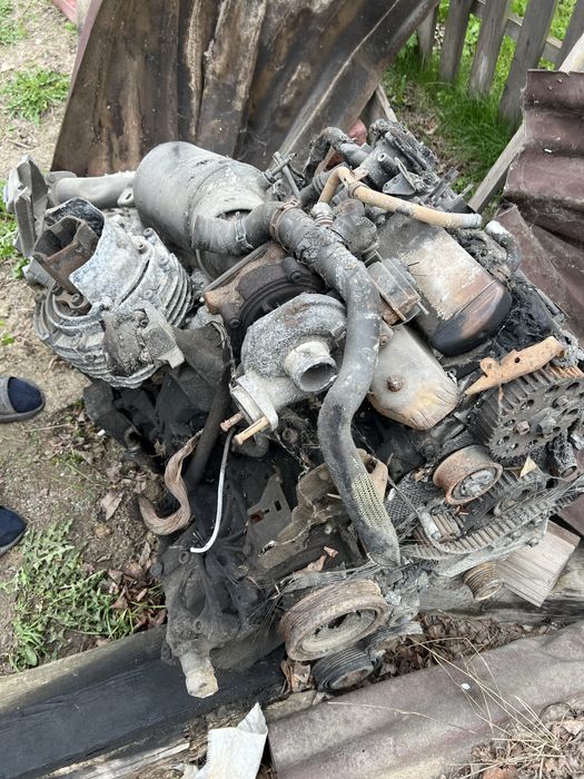 Двигун з коробкою Audi 2.0 TDI