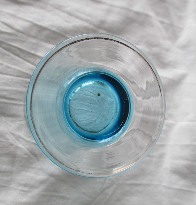 Copo Antigo em Vidro Azul pintado à mão