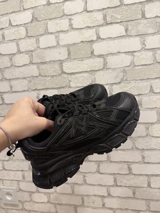 Жіночі кросівки Lonza