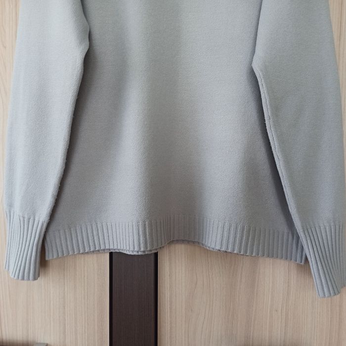 Szary sweter rozmiar L/XL