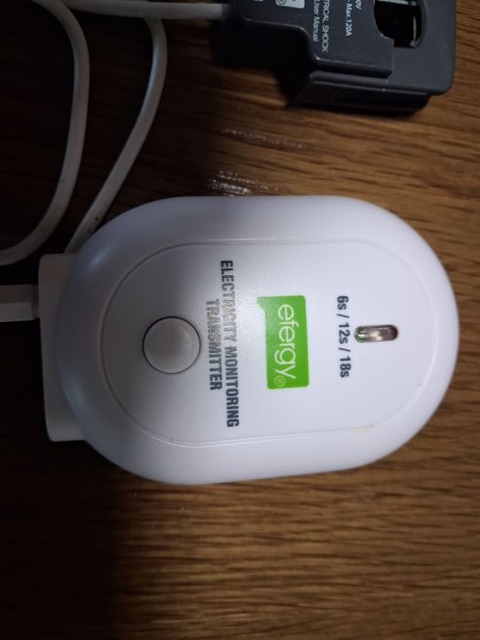 Transmissor para monitorizar a energia e pinça de medição Efergy