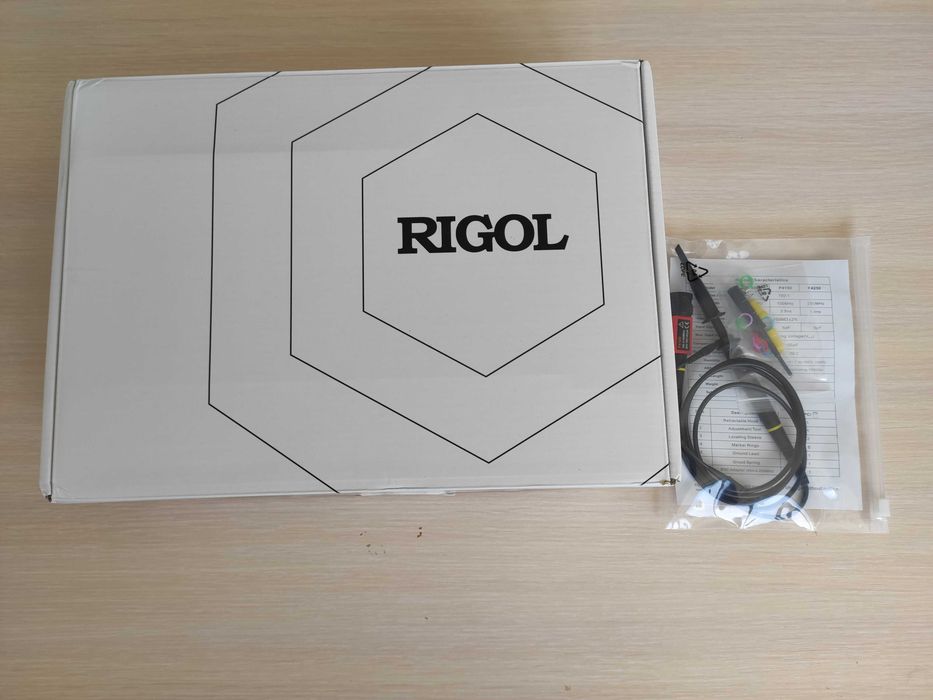 Цифровий 2х канальний осцилограф RIGOL DHO812