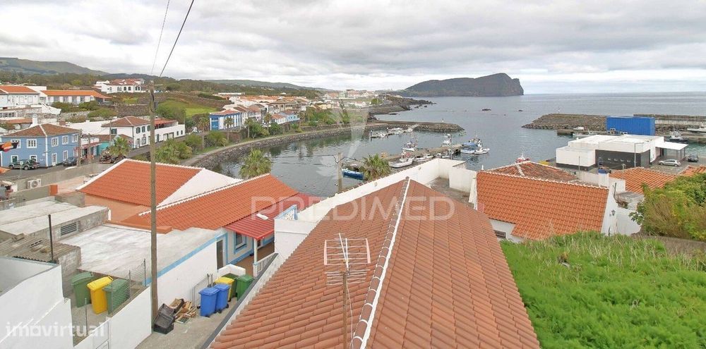Moradia com Espaço Comercial no Coração de São Mateus – Vista Mar D...