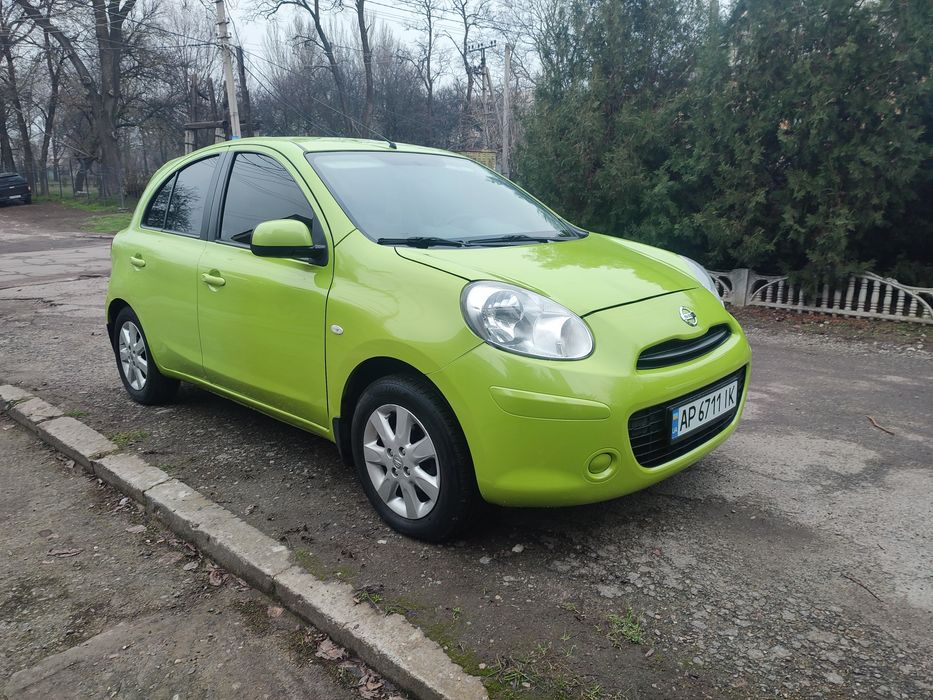 НИССАН МИКРА 2013г АВТОМАТ авто в отличном состоянии.