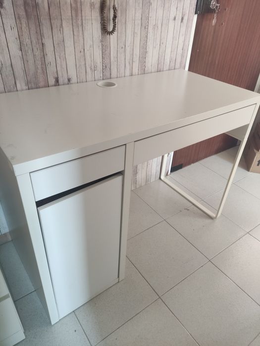 Secretaria ou escrivaninha