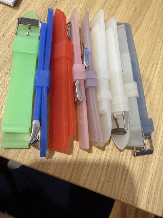 9 Braceletes NoVAs de Borracha