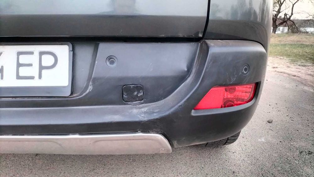 Гарний сімейний автомобіль