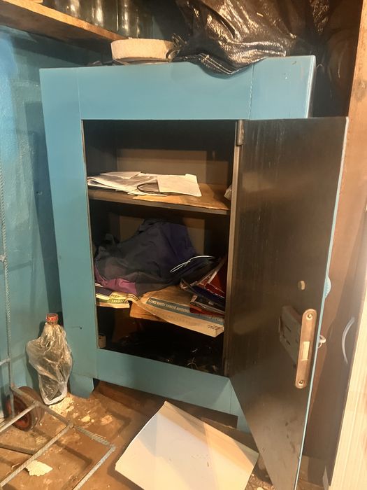 Сейф б/у для гаража