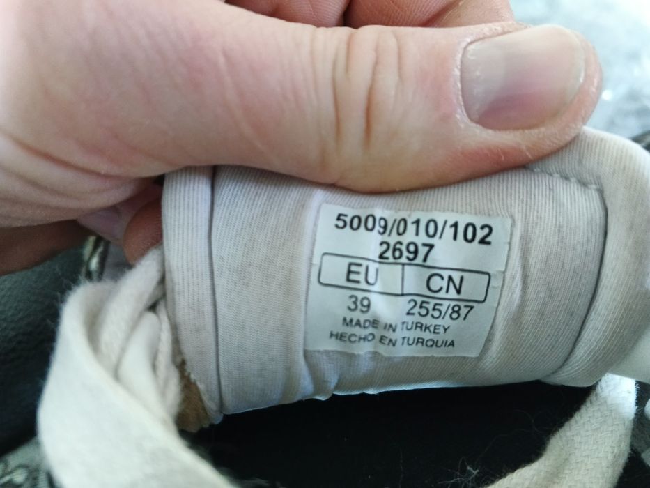 Кросовки женские Zara 40 р