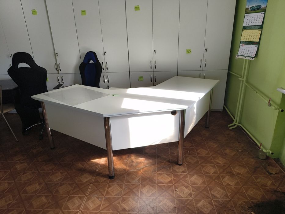 Biurko narożne + kontener