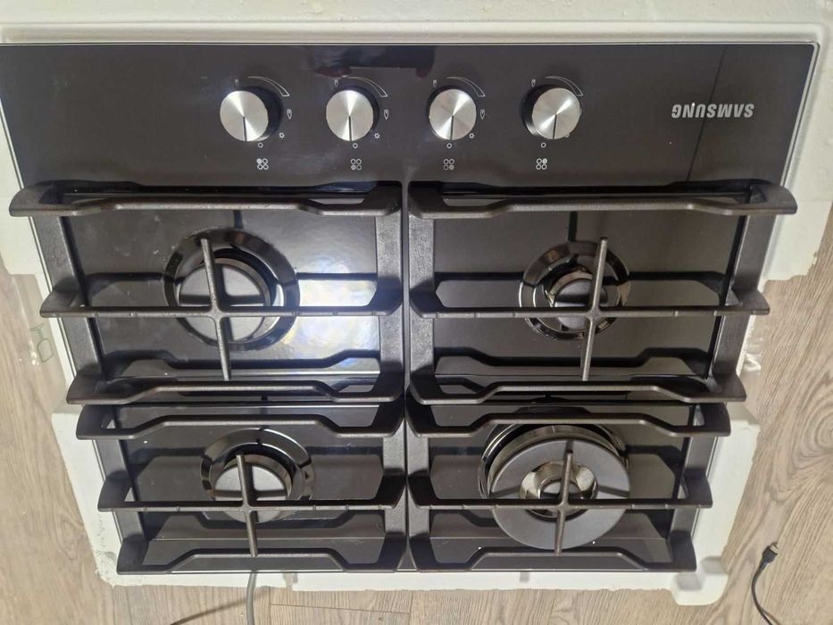 Продам варочну поверхню Samsung  на гарантії