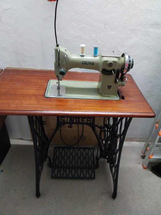Máquina costura semi industrial Oliva