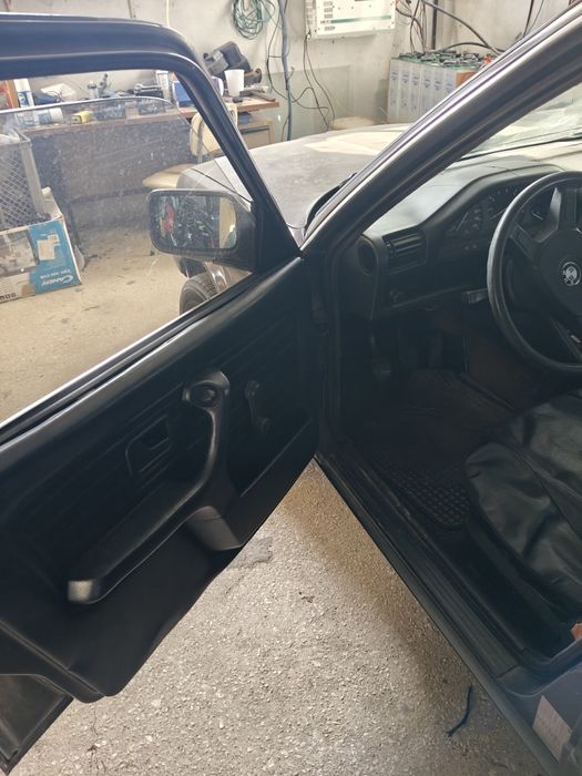 BMW e 30 1800i  com inspeção