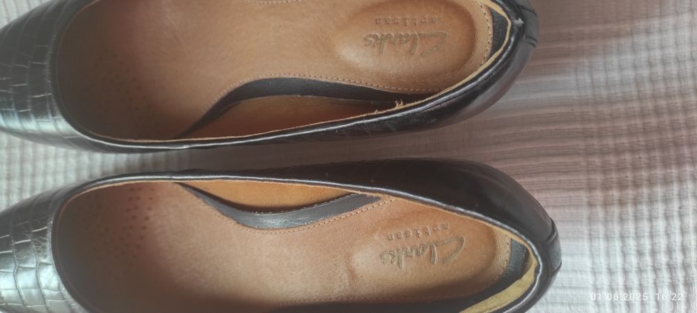 Туфлі жіночі Clark's 39 розмір класичні середній каблук як нові