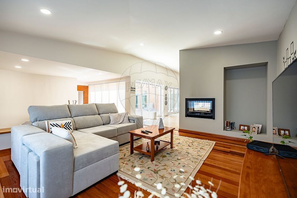 T3 Detached House for Sale