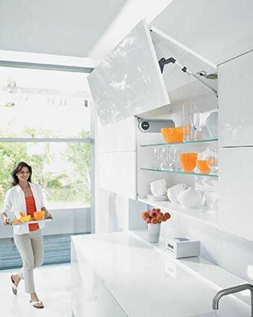 Duża Kuchnia Blum+lakier, Egger blaty+ oświetlenie , okap Teka 90..