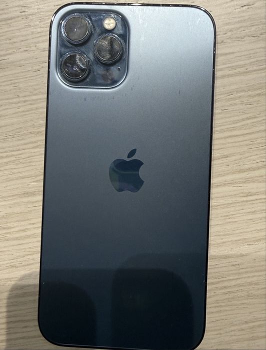 iPhone 12 pro max em bom estado