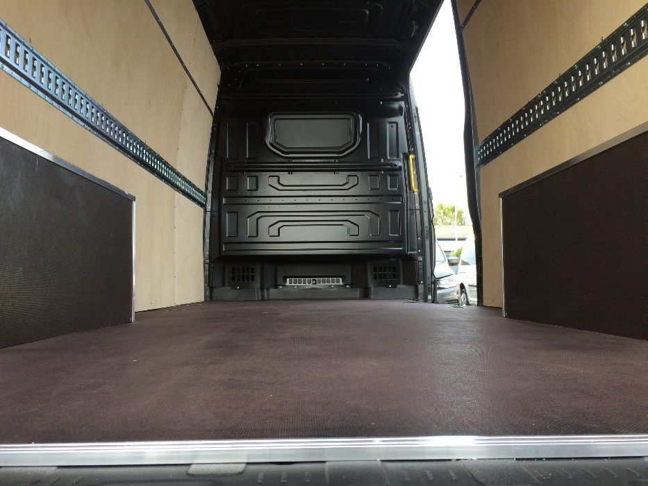 Volkswagen Crafter L5H2 zabudowa warsztatowa