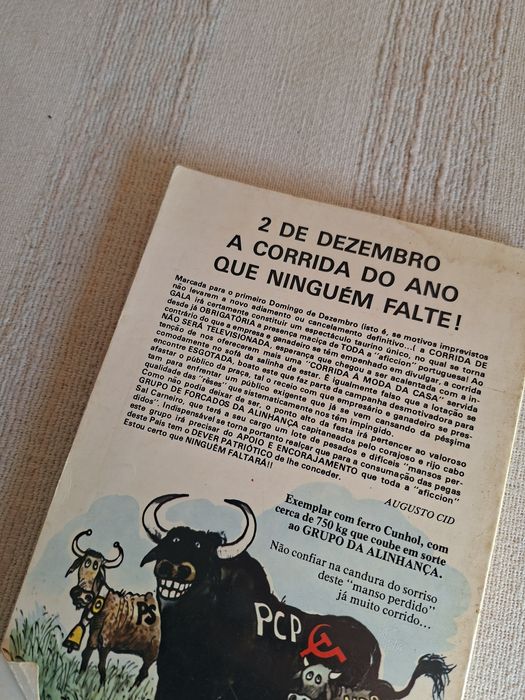 Livro de caricaturas de Augusto Cid sobre Ramalho Eanes