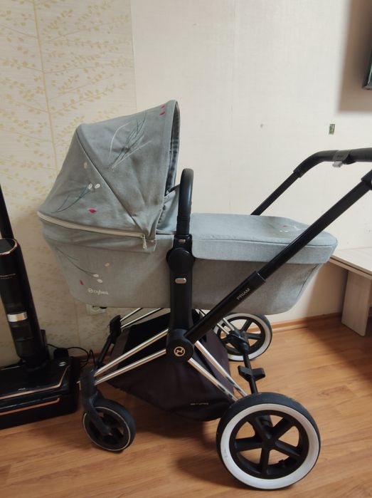 Люлька Cybex Priam Koi (priam)+ шасси