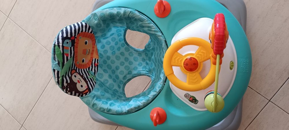 Andador criança suporta até 15 kg
