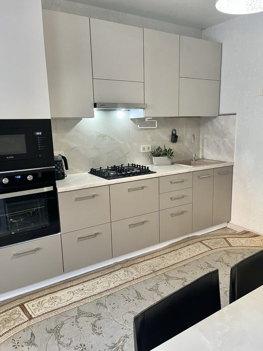 Сахарова/Бочарова, квартира в новом кирпичном доме, на 3эт (газ)