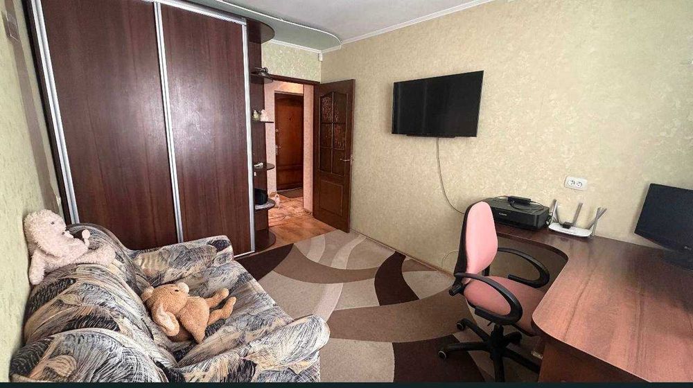 Продам 2 кімнатну квартиру на Черемушках, вул. Єфімова/Бреуса