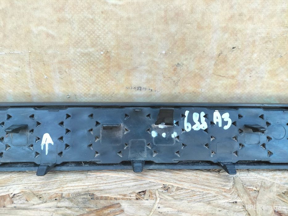 Audi A3 8V 12-16 S-Line HB накладка молдинг бампера заднего 8V3807834A