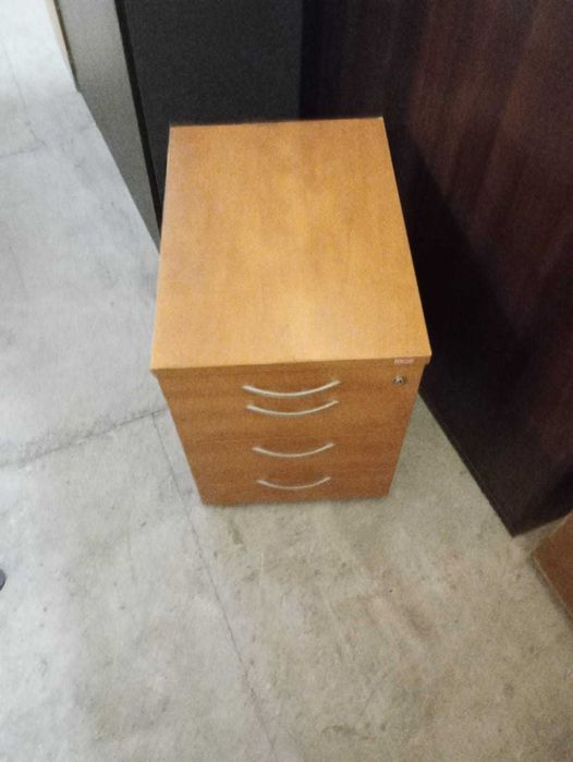 Kontenerek pod biurko MIKOMAX Calvados  kontenerki przybiorniki biuro