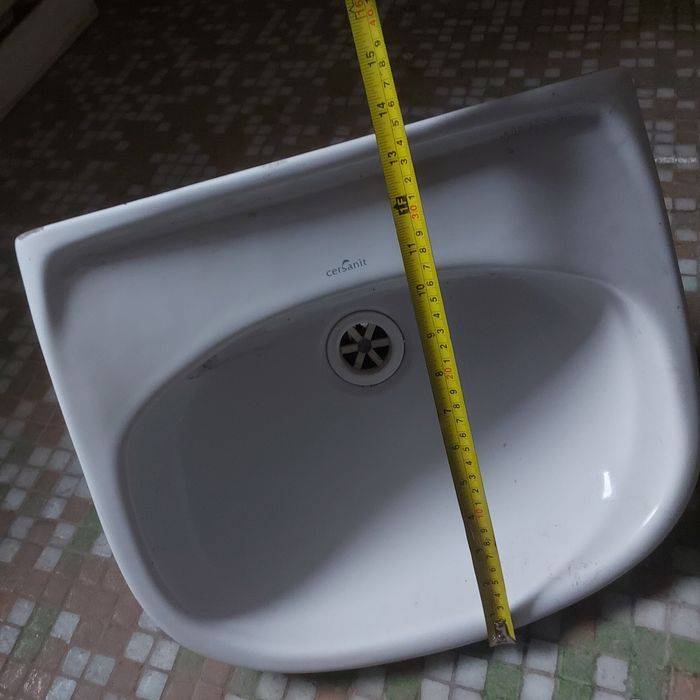 Umywalka łazienkowa 38 cm szerokości