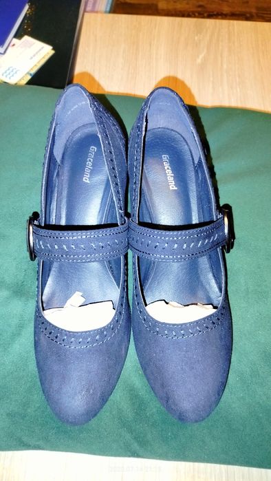 Eleganckie botki na słupku rozmiar 41