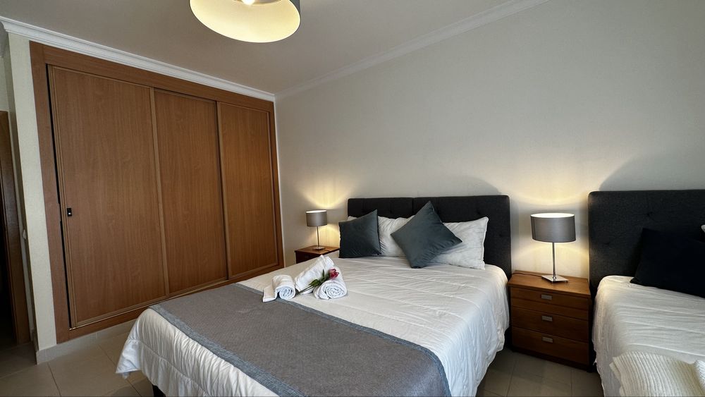 Apartamento T2 Férias Albufeira 6 Pax | Praia da Oura/Sta Eulália 5min | Condomínio Luxo c/ Piscinas+Garagem+AC | Proprietário - Desde 750€/sem